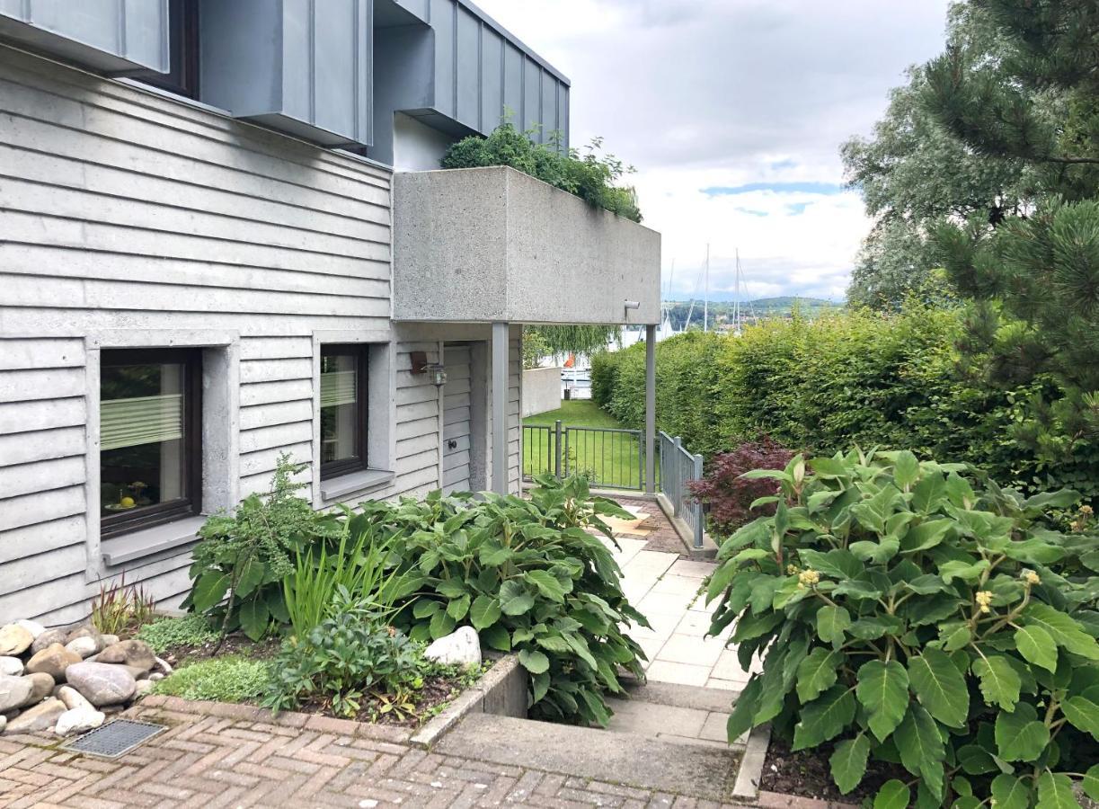 Zwischen Hafen Und Strandbad * Konstanz